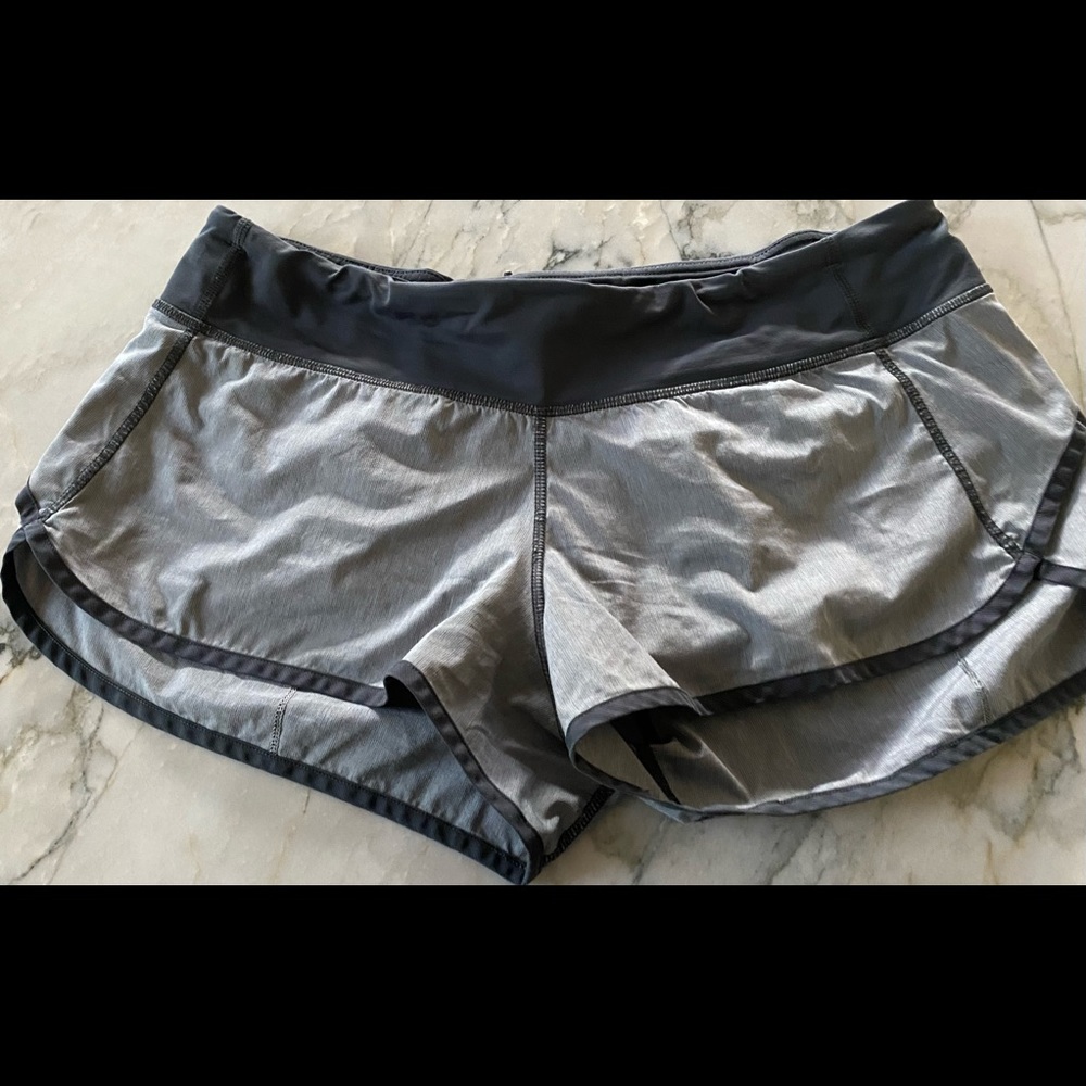Lululemon 2.5” shorts gently used condition, no flaws